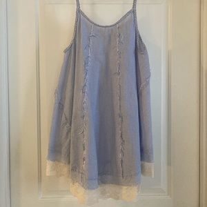 Umgee blue seersucker shirt size L